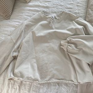 Lululemon cropped sweatshirt/longsleeve